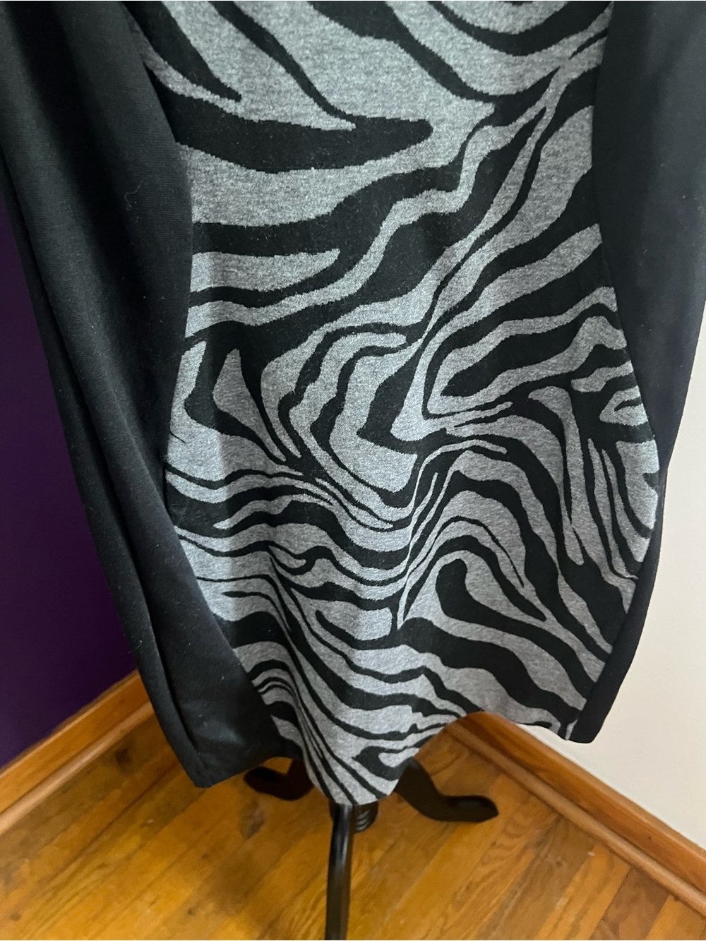 7 for $30 Enfocus Studio Black Dress with Gray Label Detail - Picture 3 of 7